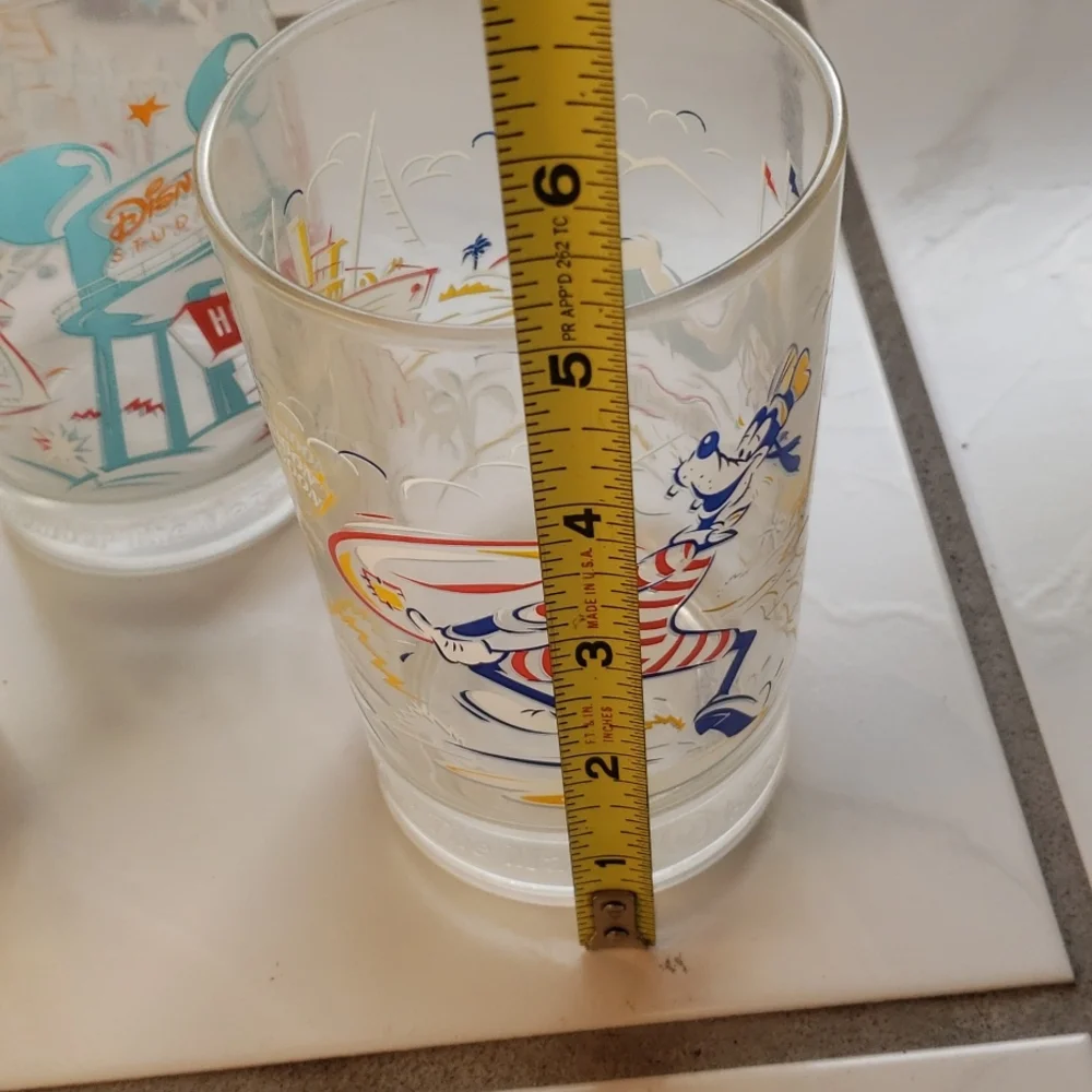 Vintage rare hard to find set of McDonalds Disney years of magic tumblers (3) - Picture 6 of 8